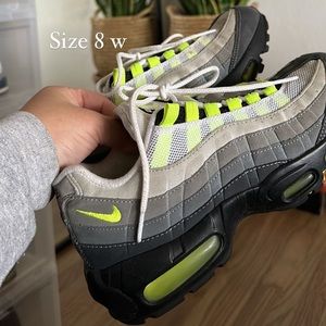Nike Air Mad 95 OG Neon size 8 women